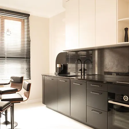Old Town Superior Apartment